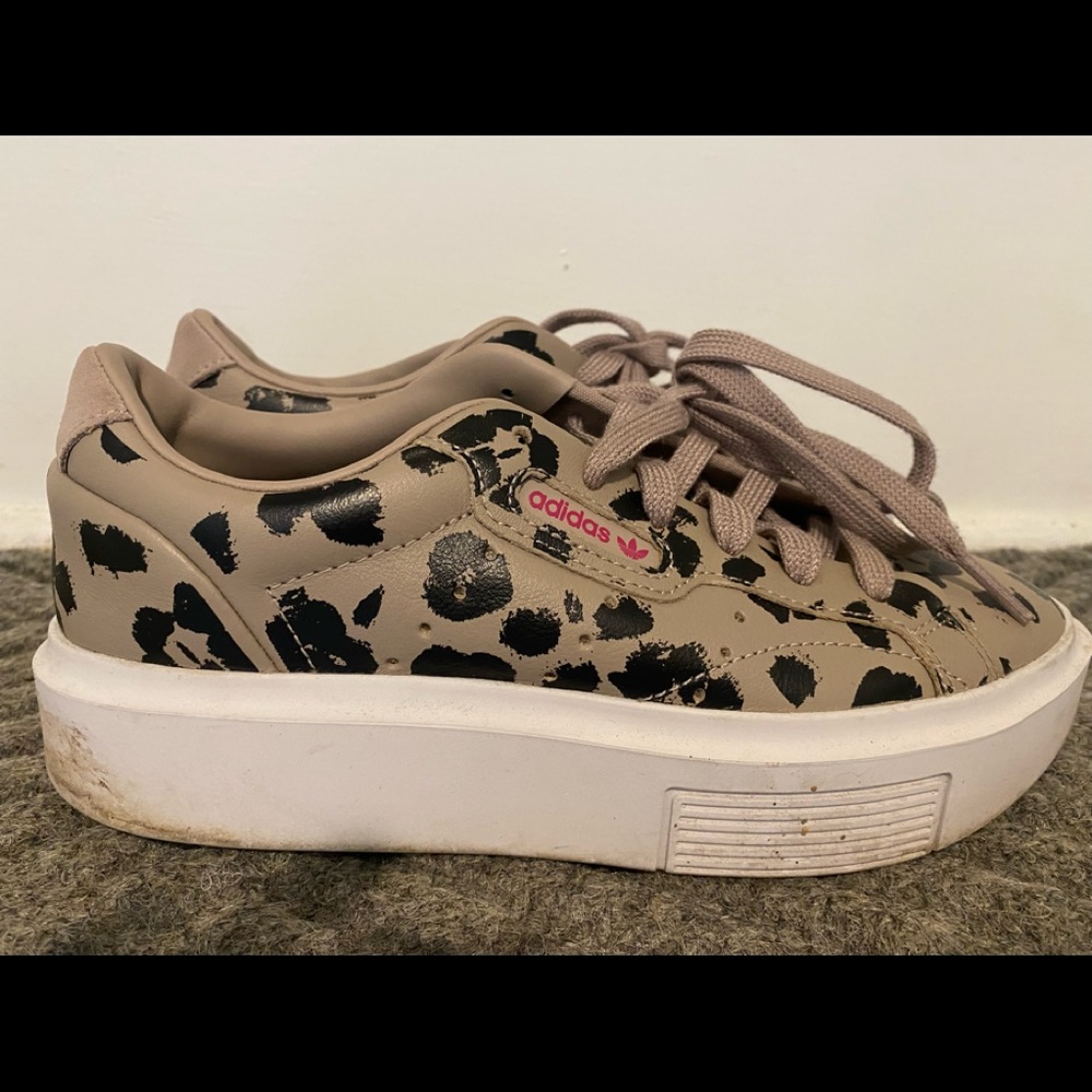 Platform Adidas Sleek
